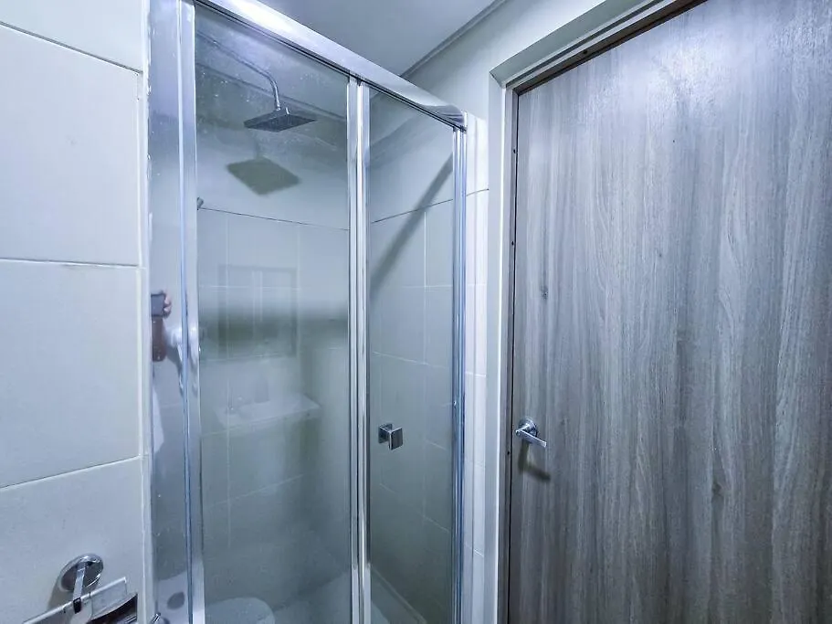1Br Unit Condotel W/ Balcony Fame Residences -Fm21 Manila Apartment