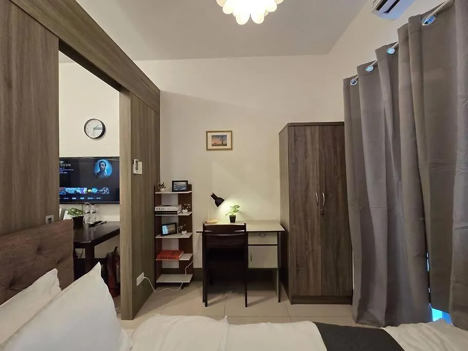 1Br Unit Condotel W/ Balcony Fame Residences -Fm21 Manila Apartment