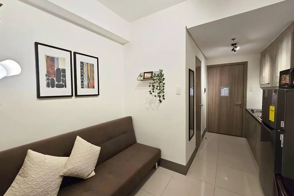 1Br Unit Condotel W/ Balcony Fame Residences -Fm21 location